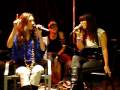 Dewi Pechler en Mia Silvas- Lucky