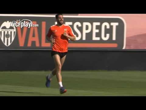 Valencia CF: Álvaro Negredo ya realiza carrera continua Valencia CF: Álvaro Negredo ya realiza carrera continua
