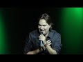 parte de la presentaci�n de george harris en el show mi pa�s tu pa�s.