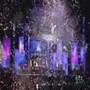 Nua Vang Trang