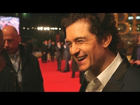 Orlando Bloom forgets his lines at The Hobbit premiere in Berlin