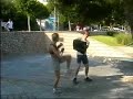 Die Kampfssportschule Schawe trotzt den unmenschlichen Klimabedingungen auf der Partyinsel.
