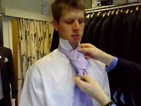 how to fasten cravat