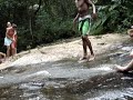 Juca capotando na cachoeira