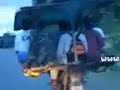 Vean como viajan estas seis personas en una sola moto