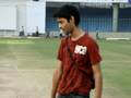 2008-12-24 | Kotla Pitch Report by Agnik ~> Last day of Anil Kumble's cricketing career. Me and Sid (world's best cameraman and getting better!!) swoop into the ...  (01:41)