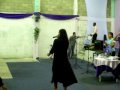 CRISTIANE MENDES CANTANDO NA ASSEMBLEIA DE DEUS MINISTERIO LUZ DA PALAVRA