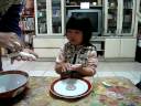 ??? Making sticky rice balls. ??? Making sticky rice balls.