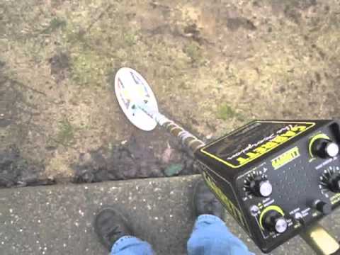 garrett - See more at http://mashdetectors.com ---Testing the Garrett AT PRO and Garrett Scorpion Gold Stinger metal detectors on a small .1 gram gold nugget. Check ou...