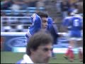 ... sans doute le plus bel essai marqué par une équipe de rugby. C'était le 3 juillet 1994, les redoutés All-Blacks néo-zélandais recevaient le XV de France, chez eux, dans l'Eden-Park d'Auckland. Pièce magistrale de jeu, suite à une superbe relance du capitaine Philippe Saint-André sur sa ligne des 22. S'enchaîne ensuite une série de feintes et de passes-croisées, qui permis au tricolore de traverser le terrain et de finir dans l'en-but des All-Blacks... bref, une démonstration de ce que les anglo-saxons appellent, le 