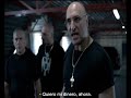 director: lasse spang olsen.
guionista: anders thomas jensen.
actores: kim bodnia (harald, chef), nikolaj lie kaas (martin, ayudante de cocina), tomas villum jensen (peter ayudante de cocina), brian patterson (vuk, empleado de harald), torkel petersson (ludvig, psic�pata asesino), iben hjejle (mille, suicida), jens okking (el monje, criminal padre de ludvig).

cuando el monje, un reputado g�nster est� en el hospital esperando para morir, harald, uno de sus amigos m�s fieles viene a visitarle. harald acaba de salir de la prisi�n y est� dispuesto a retomar su vida y a cumplir el �ltimo deseo de el monje, volver a ver a su hijo, ludvig, del que solo sabe donde est� y al que no ha visto en su vida. para cumplir este deseo harald tendr� que viajar hasta suecia, liberar a ludvig de la prisi�n donde se encuentra y convencerlo para que vaya con �l, algo que no es tan f�cil, ya que al principio ludvig se muestra reticente. por si esto no fuera poco, harald es perseguido por jatko, un g�nster serbio al que debe dinero. 
esta pel�cula es la segunda entrega de en china se comen a los perros, a pesar de que la acci�n se sit�a anteriormente a la primera, y tampoco fue estrenada en ning�n pa�s de habla hispana y no est� disponible en espa�ol aunque s� en ingl�s. en los pa�ses bajos se hizo un remake de esta pel�cula, se trata de una producci�n belgo-holandesa llamada vet hard (traducido al espa�ol ser�a algo as� como 