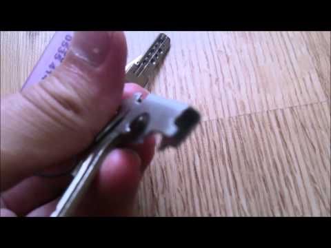EDC 8 in 1 Keychain Gadget Multi-function Key Clip Review (Banggood)