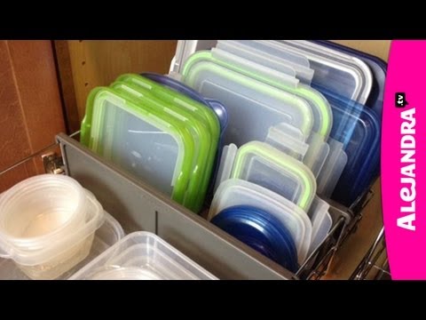 how to organize tupperware