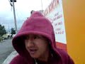 es un cuate que parese pejelagarto y se pone una gorra y parese mosca afeminada