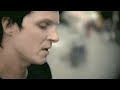 �clip by zornik, 2008.
http://myspace.com/zorniktheband

join the official forum of zornik:
http://zornik.com/phpbb2
for registration: send me a message on my youtube profile! (: 

videoclip of 4.000.000 minutes, new single of zornik. 

to all the listeners:
please support zornik:
new album 4.000.000 minutes in stores 14/11/2008!

official lyrics:
_________________

one second in time can seem eternal in life when you dwell on it
and then you reach the mirror and start asking yourself is this what it is?
don't be the one who breaks be the one who looks ahead and just go for...
and the world is yours..

and tell me, tell me it's not over
tell me that there's more then, more then meets my eye
oh just tell me 4 million minutes, isn't all that i am
i am more than time

i sat down for a while, watched the people passing by, then i understood
it's not what happened but what still lays ahead is what makes us bleed
be the one who shines ,be the one who conquers life and just run for
and the world is yours

and tell me, tell me it's not over
tell me that there is more then, more then meets my eye
oh just tell me 4 million minutes, isn't all that i am
i am more than time
and the world is yours
and i'm more than time

one second in time can seem eternal in life when you dwell on it
and then you reach the mirror and start asking yourself is this what it is?
and tell me 4 million minutes isn't all that i am, i am more than time
i'll only know when i run to the start 

tnx to koen! ;)


[to the owners of this clip: let me know if you think this upload violates  copyright.]

zalige groep, weeral superzalig nummer en geweldige clip! ^^