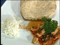 Fritura de verduras con pavo y pan de pita