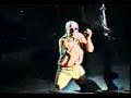 los redonditos de ricota en un de sus show en el teatro san martin.un groso el indio solari como baila