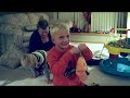Carter & Bradon with Woopie Cushion Manele-Gratis.net