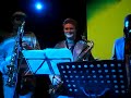 mulatu astaqte performing his classic track 'yekerme sew',featuring the most amazing solo/duet/dialogue between the 2 saxo players from the heliocentrics!!!
hot!!!!!