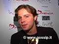 Marco Vivio, Gianluca Di Dio e Beppe Signori per un marchio che racconta lemozione della vita. Tremenda ha voluto festeggiare con un party il suo successo. Tanti i vip presenti: Janet De Nardis, Giada Di Miceli, Pino Insegno, Amedeo Goria. Una capatina pure nel mondo dello sport, con lallenatore della Lazio Delio Rossi e lex olimpionico Stefano Pantano, ora commentatore Rai e opinionista biancoceleste. Perché calcio e moda vanno a braccetto.