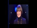 Micheline Calmy-Rey chante \"Les Trois Cloches\" Micheline Calmy-Rey chante \"Les Trois Cloches\"