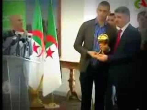 Chita D'or est le Ballon D'Or el-heddaf 2013 (slimani)