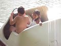 Minha Princesa andando de pedalinho