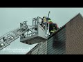 Zoeterwoude - Vrijdagmiddag heeft op de Zwaluw in Zoeterwoude een brand gewoed in de dakconstructies van een woning. Twee oplettende meisjes zagen rook uit het dak van de woning komen en belde de brandweer. De brandweer was snel ter plaatse, maar kon niet voorkomen dat een gedeelte van het dak gesloopt moest worden om de brand te blussen. Niemand raakte gewond.