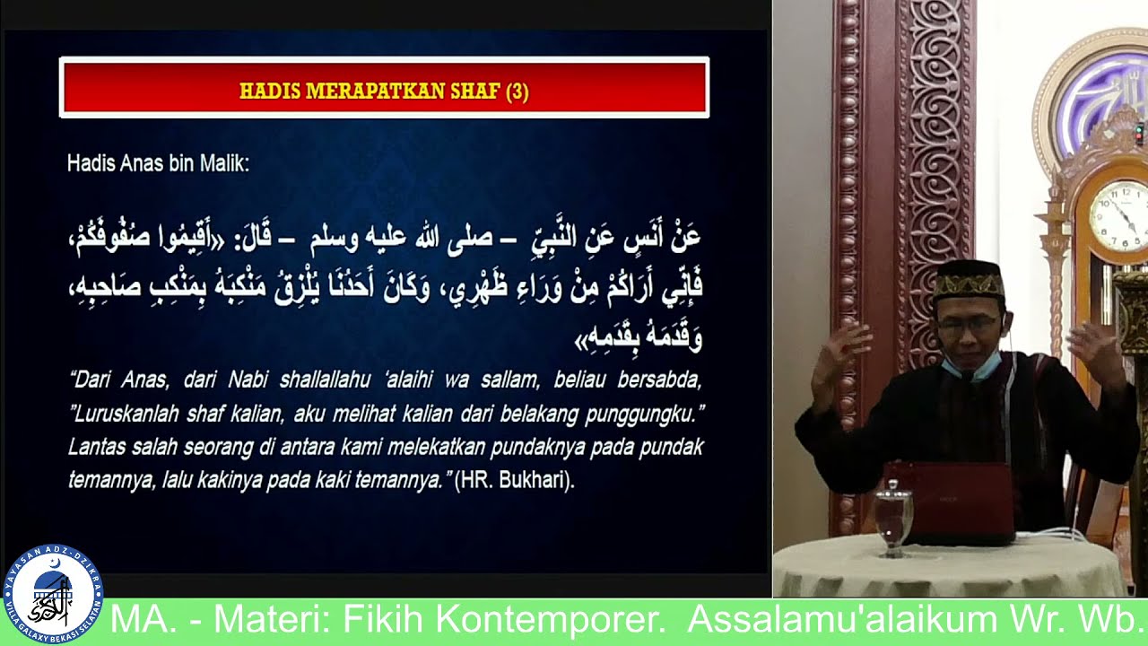 Penjelasan Ulama tentang menempelkan kaki dalam shalat berjamaah.