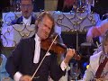 andre rieu - walzermedley 2007 

1. the veleta by arthur morris 

2. tulpen aus amsterdam (komponiert und gedichtet von ernst bader )
wenn der fr�hling kommt, dann schick' ich dir tulpen aus amsterdam. 
wenn der fr�hling kommt, dann pfl�ck' ich dir tulpen aus amsterdam. 
wenn ich wiederkomm', dann bring' ich dir tulpen aus amsterdam: 
tausend rote, tausend gelbe, alle w�nschen dir dasselbe. 
was mein mund nicht sagen kann, sagen tulpen aus amsterdam. 

antje, ich hab' dich so gerne, sagte zum meisje der jan. 
morgen mu� ich in die ferne, antje, was machen wir dann? 
und an der uralten m�hle k�ssten sich z�rtlich die zwei: 
ich hab' dich so lieb, und du hast mich so lieb, 
ach antje, ich bleibe dir treu! 

wenn der fr�hling kommt, dann schick' ich dir tulpen aus amsterdam. 
wenn der fr�hling kommt, dann pfl�ck' ich dir tulpen aus amsterdam. 
wenn ich wiederkomm', dann bring' ich dir tulpen aus amsterdam: 
tausend rote, tausend gelbe, alle w�nschen dir dasselbe. 
was mein mund nicht sagen kann, sagen tulpen aus amsterdam, 
sagen tulpen aus amsterdam.

3. holzschuhtanz / klompendans / wooden clog dance von albert lortzing aus 'zar und zimmermann'

4. schneewalzer (komponiert von thomas koschat, text herbert roth)
wenn im fr�hling blumen bl�h``n,
und die b�ume werden gr�n,
wenn die drossel singt im wald
und des j�gers horn erschallt.
wenn die sommersonne gl�ht,
und im feld der mohn erbl�ht,
wandern wir durch wald und feld,
ach wie sch�n ist doch diese welt.

den schnee-, schnee-,schnee-, schneewalzer
tanzen wir,du mit mir,ich mit dir.
den schnee-,schnee-,schnee-,schneewalzer tanzen wir,
und seit dieser zeit, da geh�re ich immer dir.:|

wenn das herbstlaub langsam f�llt,
und der winter einzug h�lt.
kommt f�r uns die sch�nste zeit.
ja, so ist es auch noch heut�.
denn der winter damals war,
f�r uns zwei so wunderbar.
ja, du wei�t, es ist kein scherz,
denn der schneewalzer brach dein herz.
