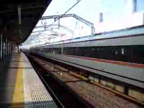 東武100系通過
