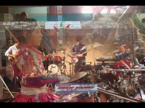 4Asayakeのアンドロメダ4をもっているKanade佐藤