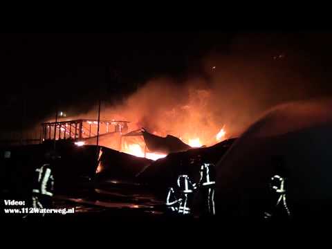 Oostvoornsemeer - http://www.112waterweg.nl/items/nieuws/1026/Grote-brand-verwoest-surfschool.html.