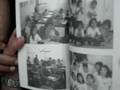محمود اللدن يتصفح كتاب ابن حارة النقارات