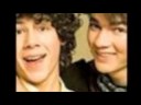 The cutest pictures of the jonas brothers-smiling