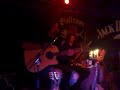 daniel schulz - du kannst alles haben (live im hamburg, headbangers ballroom, 30.03.08). der schulz ist der ex-s�nger der bands engelhai und pinkostar.
der song ist ein eingedeutschtes cover von dem song 