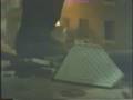 videos de Yongary:  manhole stomp scene