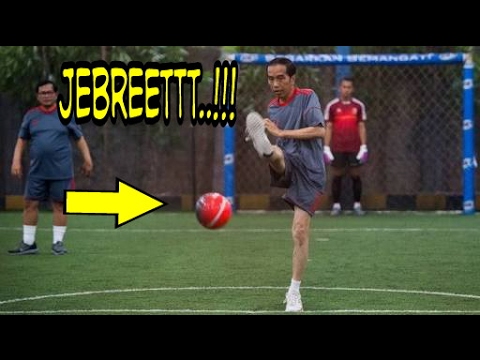 Kelucuan Presiden RI (Jokowi) Saat Main Futsal
