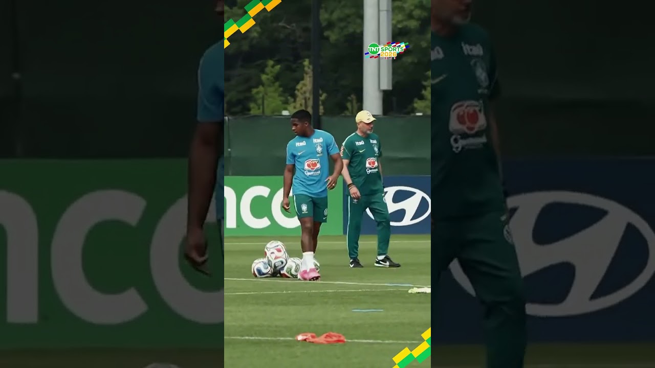 NOSSO MONSTRO AÍ... 😎 Apenas o Endrick esbanjando qualidade no treino da Seleção! #shorts