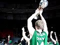 La Penya campiona saluda els aficionats al Bruesa Arena