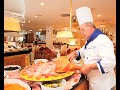 l'iberostar pinos park est un charmant h�tel familial, nich� dans un lieu romantique � souhait, la baie de la font de sa cala, � capdepera.

il apportera la touche de tranquillit� et de d�tente que vous attendez de vos vacances � majorque.

l'h�tel se trouve � 3,5 km seulement de cala ratjada et de la plage de cala gulla.

il est entour� d'un joli cadre paysager d'o� part un escalier menant � la plage.

le complexe h�telier, anciennement iberostar carolina park, dispose de 203 chambres r�parties dans 3 b�timents de 2 �tages.

le b�timent principal de l'h�tel iberostar pinos park abrite un bar-salon avec un coin t�l�vision - cha�nes par satellite -, une salle de jeux et une terrasse panoramique d'o� le regard embrasse la m�diterran�e.

les jardins autour de l'h�tel iberostar pinos park sont agr�ment�s d'une piscine avec une zone r�serv�e aux enfants, d'une terrasse-solarium avec ses hamacs et ses parasols laiss�s � la libre disposition de nos clients, d'un jardin d'enfants et d'un bar install� dans un nouveau secteur d'animation comprenant une terrasse et une piste de danse qui tient lieu de sc�ne pour les spectacles nocturnes produits � la belle saison.