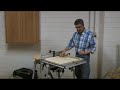 Anwendungsvideo: Die Oberfräse ist zweifellos das vielseitigste Elektrowerkzeug mit einem fast grenzenlosen Potenzial an kreativen Möglichkeiten. In diesem Anwendungsvideo demonstriert Tischlermeister Guido Henn wie Sie mit Hilfe einer Oberfräse und eines Frästisches einfach Kreise herstellen können. Dieses Video ist eine Ergänzung zum Artikel 