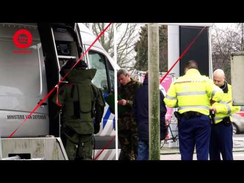 Vuurwerkbom in auto bij tankstation Woerden