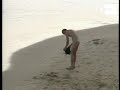 Sitges (Barcelona), 21 jul (EFE TV).- El Ayuntamiento de Sitges, que había prohibido ir desnudo/a en una playa tradicionalmente naturista, ha hecho caso omiso al requerimiento de la Generalitat para que retire los carteles con la inscripción 