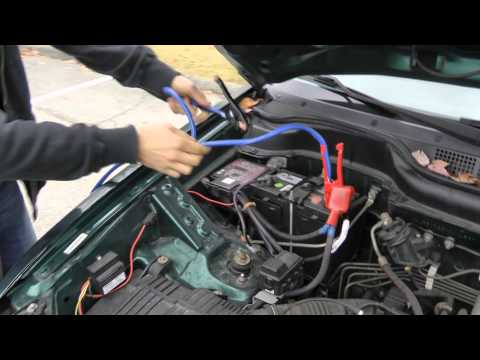 how to attach jumper cables to a car battery