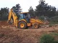 mise en forme des bosses sur la nouvelle piste de BMX