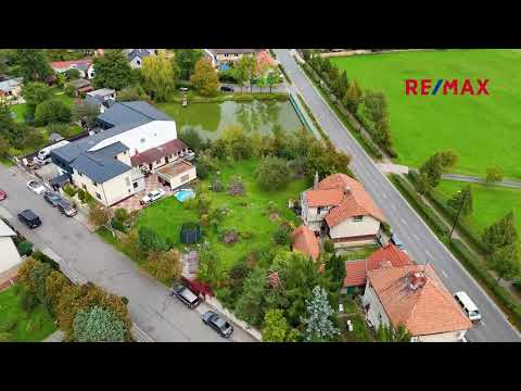 Video Prodej velkorysého stavebního pozemku o celkové ploše 1309 m² v obci Šestajovice