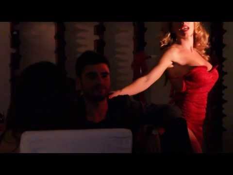 Barberio - Spettacolo Burlesque di Lady Marilù al Vinarius di Monopoli (Bari). Uno show imperdibile..