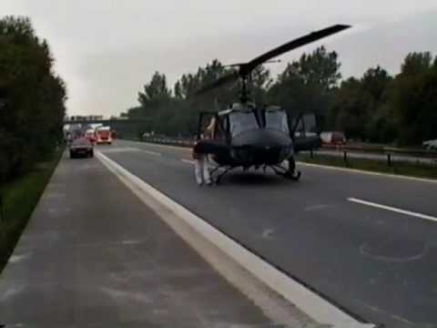 Sar - Verkehrsunfall auf der BAB A1, aufgenommen1993 im Bereich der Samtgemeinde Harpstedt. Ein PKW verunfallte vermutlich wegen eines Reifenplatzers und schleuder...