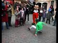 Mickey dans une battle de danse !